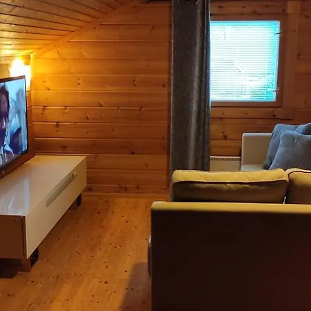 Himos Tomba, Areenan Alue Apartmán *