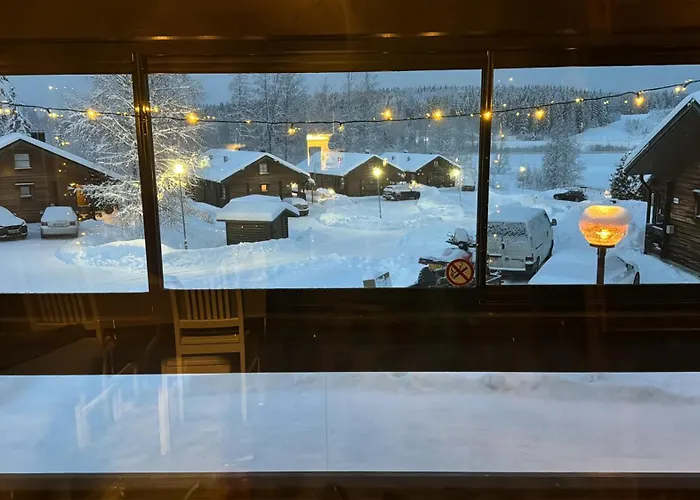 Himos Tomba, Areenan Alue *